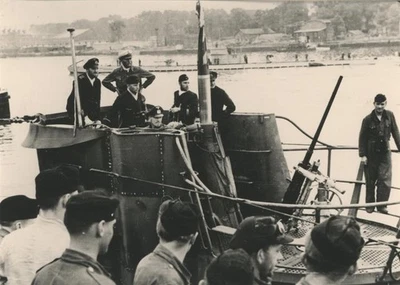 Foto de colección firmada por Karl-Friedrich Merten (comandante de submarino y cruz de caballero) Foto 1 de 2