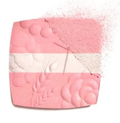 Blush em pó iluminador Les Signes de Chanel 997 ROSE LUMIERE - Imagem 1 de 4