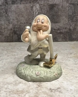 Lenox Bashful’s Big Find. Snow White & Seven Dwarfs Miniature Collection - Image 1 of 4