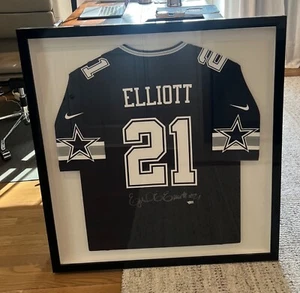 Ezekiel Elliott Framed Autograph Dallas Cowboys Jersey w/COA - Mint Condition - Picture 1 of 4