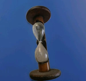 Vintage Handmade Egg Timer Hourglass in Wooden Textile Bobbin Spool Antique Rare - Foto 1 di 6