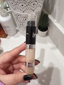 IT Cosmetics Bye Bye Dark Spots Concealer + Serum (22 LIGHT NEUTRAL) 0.22 oz - Picture 1 of 5