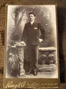Victorian Cabinet Card Photo Man w/ Moustache In Flat Cap - King, Southsea - Picture 1 of 3