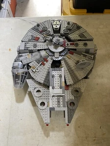 LEGO Star Wars: Millennium Falcon RETIRED minifigs - Picture 1 of 17