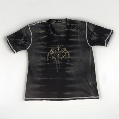 D.C.C. Jeans Y2K Gothic Tribal Camiseta Cuello en V Negra Para Hombre XL 21x26 Envejecida Foto 1 de 4