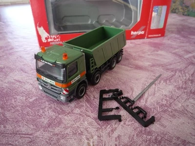 Herpa 301145  MB  Actros  4 achs Kipper   Max  Wild   Maßstab 1:87  in OVP - Bild 1 von 4