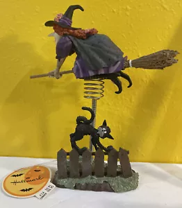Statuetta strega vintage Hallmark scopa volante con gatto nero grande espressione Halloween - Foto 1 di 10