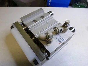 SMC COMPACT GUIDED CYLINDER 40 Bore x 25 Stroke -- MGPM40-25 plus FLOW CONTROLS - Picture 1 of 5