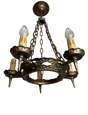 araña gótica vintage de metal martillado de 5 luces Foto 1 de 4