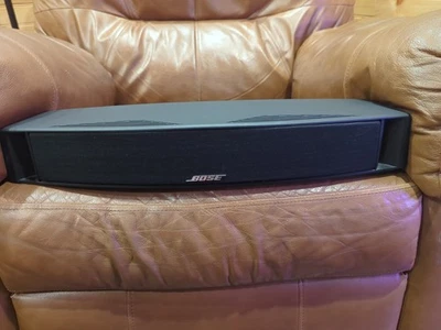 Altavoz de canal central Bose VCS-10 para sistema de sonido envolvente 5.1 negro probado Foto 1 de 4