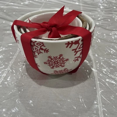 Caja y barril copo de nieve rojo y blanco "Feliz" (Navidad) cuencos anidadores, juego de 3 Foto 1 de 4