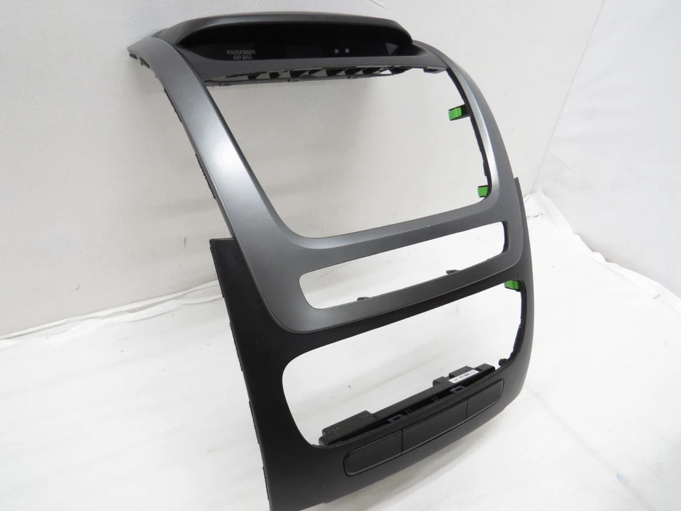 2014-2015 Kia Sorento | передняя панель радио, AC ободок отделка | 847401U305DAQ - Изображение 1 из 4