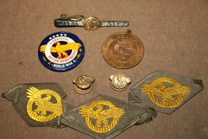 Original WW2 U.S. Army Khaki Cloth "Ruptured Duck" Patch, Medal & Button Lot - Picture 1 of 5