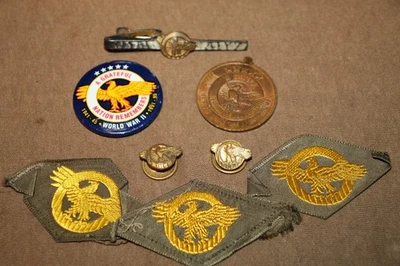 Original WW2 U.S. Army Khaki Cloth "Ruptured Duck" Patch, Medal & Button Lot - Image 1 of 4