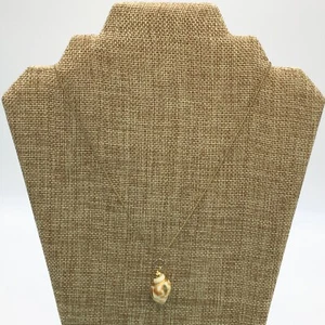 Women's Beach Shell Necklace - Picture 1 of 6