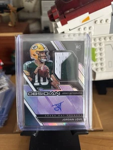 2020 Panini Obsidian - RPA #211 Jordan Love Purple /40 RC Auto 2 Color Patch - Bild 1 von 2