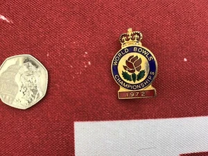 Vintage 1972 World Bowls Championships Enamel Pin Badge - Picture 1 of 2