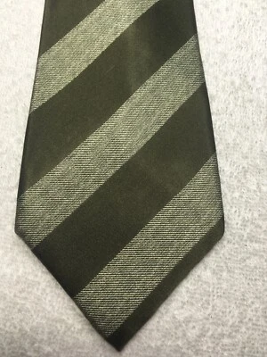 Gravata masculina TASSO ELBA LISTRAS VERDE ESCURO E VERDE 3,75 X 61 - Imagem 1 de 4