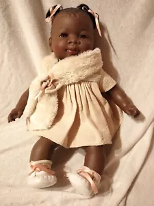Spielpuppe Vinylpuppe aus Spanien Doll 30 cm Sammler Vintage Original Kleidung - Bild 1 von 6