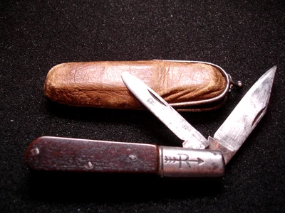 VINTAGE RUSSELL USA 1933-41 ERA SAW BONE BARLOW KNIFE IN LEATHER SNAP POUCH - Image 1 of 4