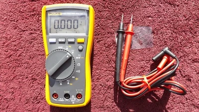 FLUKE 115 *¡COMO NUEVO!* ¡VERDADERO MULTÍMETRO DE ALTO RENDIMIENTO RMS! Foto 1 de 3