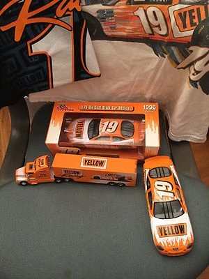 Camiseta Stock Car Diecast Replicas #19 Amarilla Racing, 18 Ruedas y Hombre Foto 1 de 4