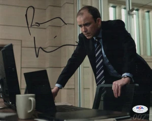 007 : RORY KINNEAR AS 'BILL TANNER' SIGNED TERRIFIC PHOTO PSA - Picture 1 of 3
