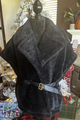 NUEVO CON ETIQUETAS •Chaqueta/Chaleco de piel sintética Marc New York “Andrew Marc” talla mediana •Cinturón •Negro Foto 1 de 4