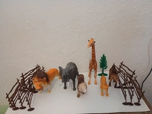 Lot of 6 Plastic Safari Animals & 16 Fence Lions Giraffe Cheetah Camel Elephant - Picture 1 of 16