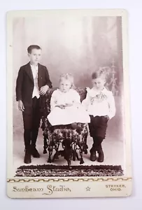 1900-10 Cabinet Card Photograph of Three Siblings - Picture 1 of 3