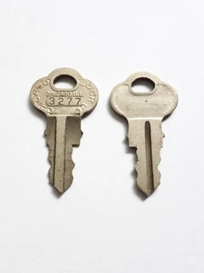 2 Vtg Key 3277 CHICAGO Lock Co Vending Gumball Machine Coin Op Equipment Locks - Picture 1 of 4