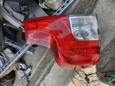 Luz trasera LED izquierda Volvo XC90 2013-2014 lente agrietada Foto 1 de 4