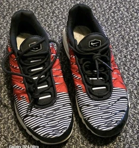 Nike Air Max Plus Tn Trainers Size 5Y Black Red Zebra - Picture 1 of 7
