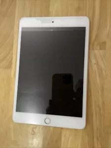 Apple ipad mini 4th generation 16GB, Gold, WiFi - Picture 1 of 13