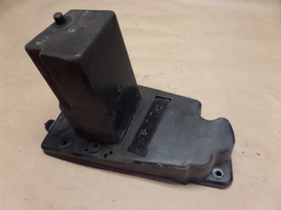 CAIXA DE ARMAZENAMENTO DE FERRAMENTAS 2003 KAWASAKI VULCAN VN1500 E - Imagem 1 de 4