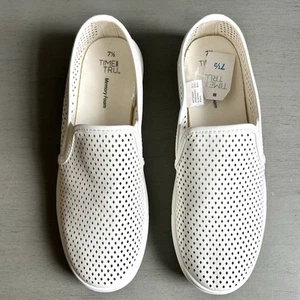 Time & Tru NEU Memory Foam perforiert weiß Slipper Sneaker Damen 7,5 klassisch - Bild 1 von 11