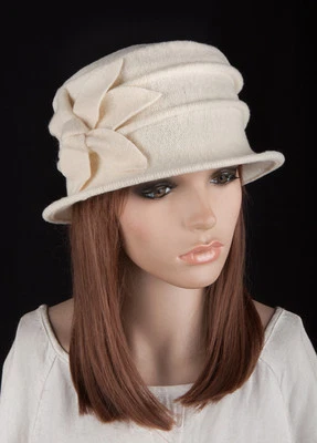 M388 Blanco Lindo 6 Hojas Flor Cálido Lana Para Mujer Invierno Sombrero Cubo Cloche Gorra Foto 1 de 4