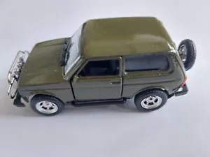 21214-888-00 Modellauto Lada Niva (1:43) / Tolle Geschenkidee - Bild 1 von 4