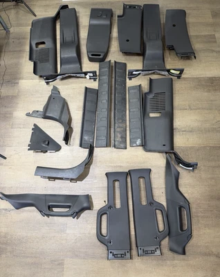 Juego de paneles de umbral de puerta con moldura de pilar de aire acondicionado interior negro 16' F250 doble cabina Foto 1 de 4