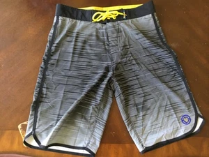 NEW banana boat techno stretch fast dry black/charcoal medium swim trunks SPF 50 - Picture 1 of 4