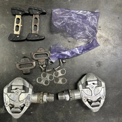 Juego de pedales de carreras de carretera Shimano PD 6500 spd plata aluminio vintage usado y nuevo en stock Foto 1 de 4