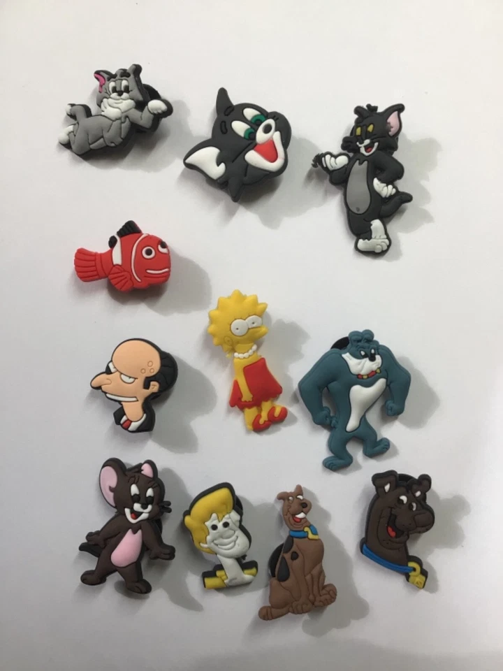 Schuh Pin - Shoe Charms - Anstecker für Crocs - Clogs - Comics  - Bild 1 von 1