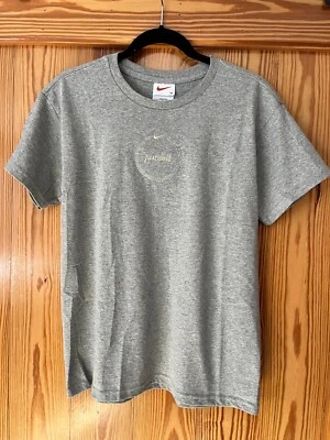 Camiseta Nike Vintage Y2K Oro Swoosh "Just Do It" Logo Gris Talla Mediana EE. UU. NUEVA SIN ETIQUETAS Foto 1 de 4