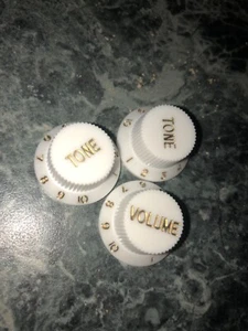White w/Gold Stratocaster Guitar Knob Set 3 Pieces (Vol, Tone, Tone, AUS stock) - Picture 1 of 2