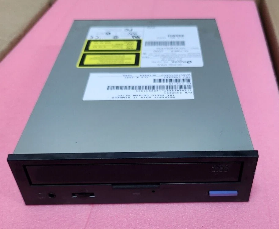 IBM 04N2967 04N2964 PX-40TSi 68-PIN 40X SCSI CD-ROM Drive - Image 1 of 4