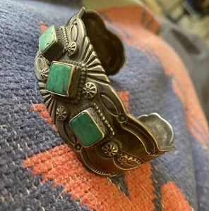 Vintage Native American Solid Sterling Silver Turquoise Cuff. - Picture 1 of 8