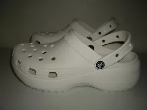 T26 NWT Women's Size 9 Crocs White Classic Platform Clog - Picture 1 of 6