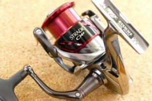 Shimano Stradic CI4+ 4000-XGM Spinning Reel - Picture 1 of 5