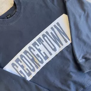 Sudadera Georgetown Hoyas John Galt Para Hombre Azul Blanco Polar Manga Larga Mediana - Imagen 1 de 8