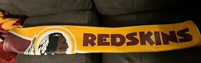 Refrigerador de eixo de lata Washington Redskins (futebol americano licenciado da NFL) comporta 6 latas - Imagem 1 de 4